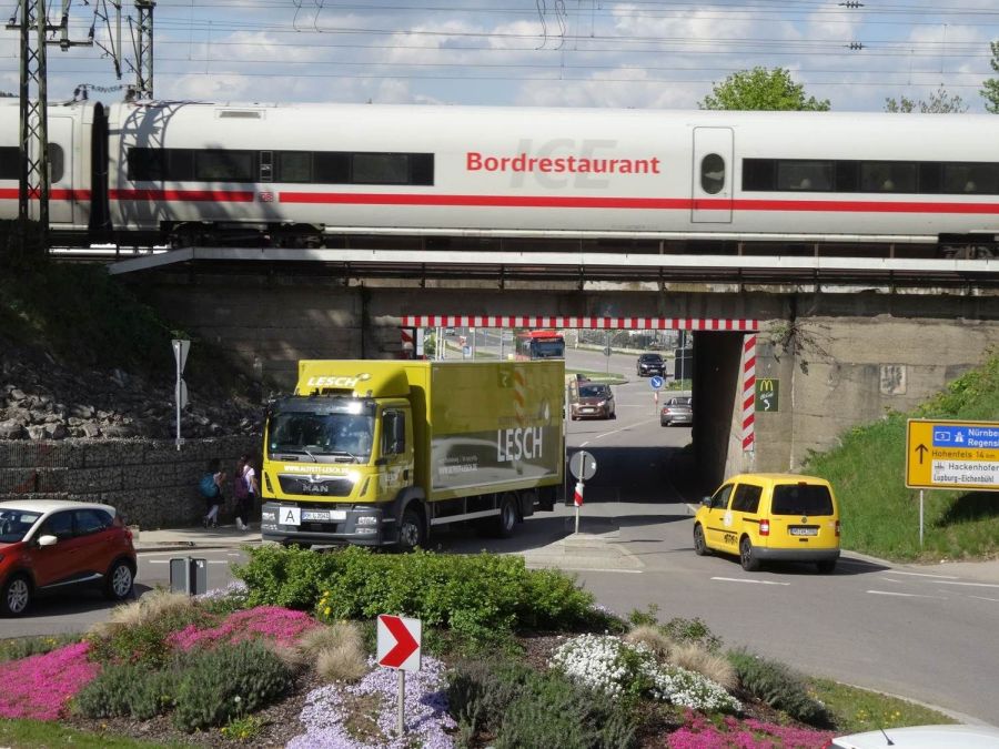 Bahnüberführung Parsberg vor Umbau Bahnüberführung Parsberg vor Umbau